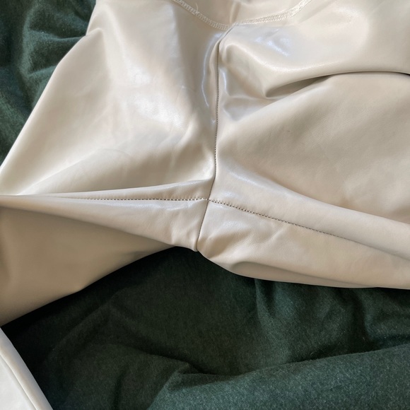 Simon’s Light Beige Faux Leather Sz L - Picture 5 of 7